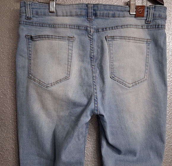 Junior's Light Blue Distressed Jeans  Size 15 - Picture 5 of 9